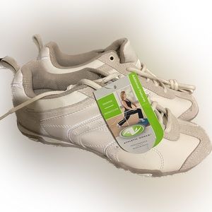 NWT - Performance Sneaker Size 8